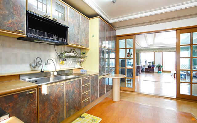 Seokcho Hometown Lodge Pension