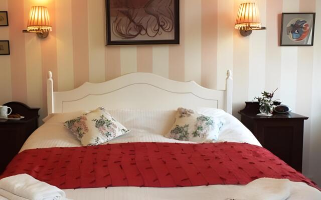 Dowfold House Bed & Breakfast
