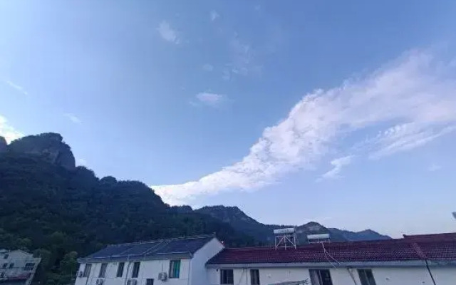 Tinghua B & B