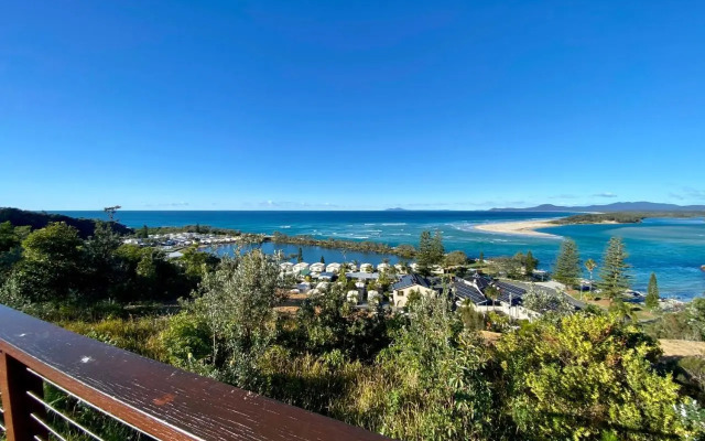 THE DAVEY Luxury home