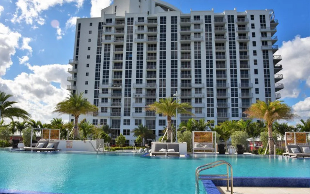 Luxury 2BR Condos at Hollywood Beach