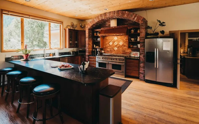 'big House Lodge' - Cle Elum Retreat on 8 Acres!