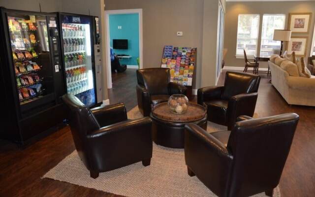 Lucaya 4 Bedrooms 3 Baths Townhome!