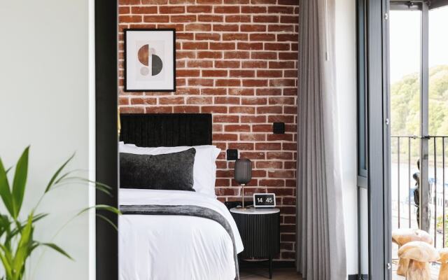 The Cliffe at the Quay