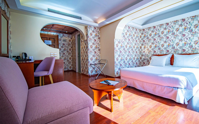 Ramada by Wyndham Loutraki Poseidon Resort