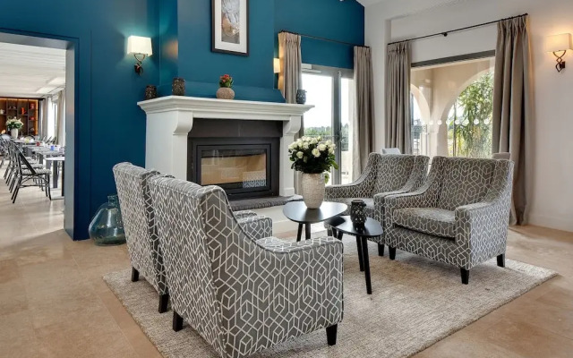 Inter-Hotel Le Domaine Du Jas