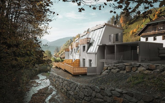 Mondholz - Urban Inn 24-7