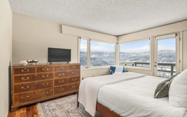 Oak Ridge Retreat by Snowmass Vacations