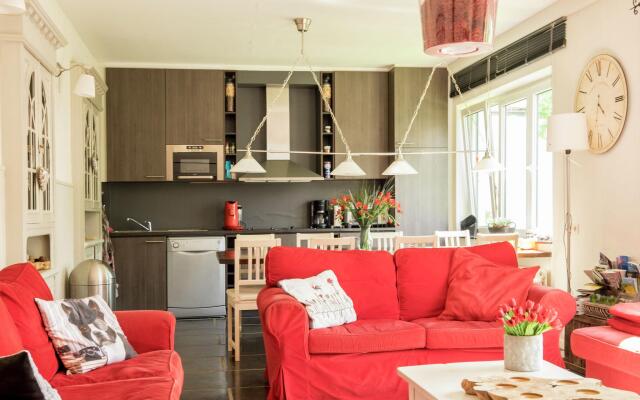 Modern Mansion in Hastiere par Dela With Pool