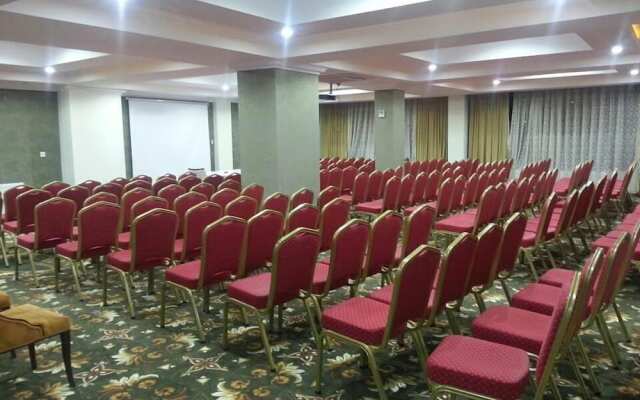 Nevan Suite Hotel