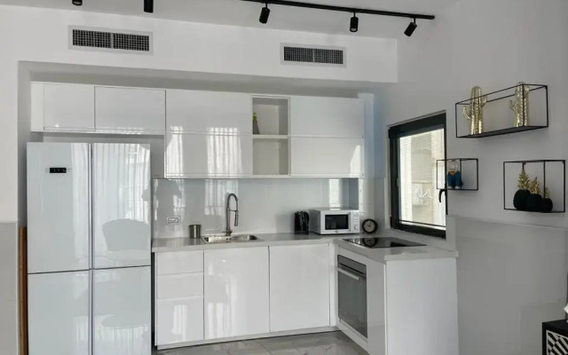 Best Apartment TEL AVIV CENTER 50Meters from the beach/PARKING