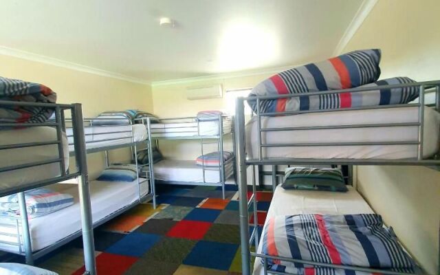 Jump Inn Alice Budget Accommodation