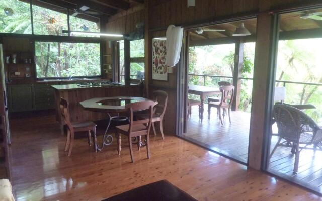 Daintree Holiday Homes - The Folly