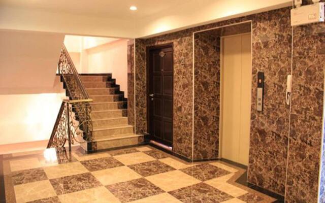 Maleez Lodge Hotel and Restaurant