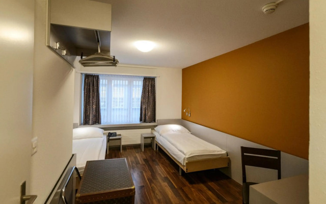 Alexander Guesthouse