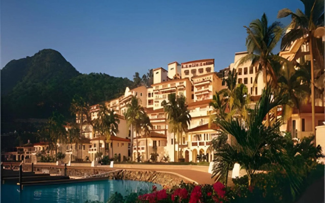 Grand Isla Navidad Golf & Spa Resort with Marina