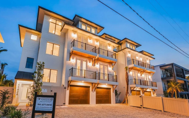 Siesta Springs in Siesta Key