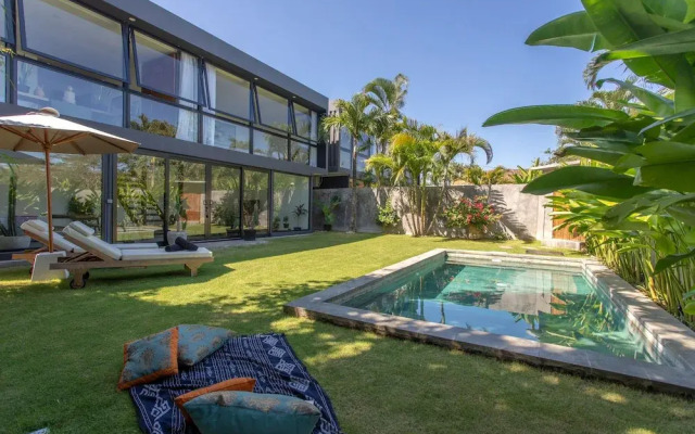Villa Mola by Alfred in Bali