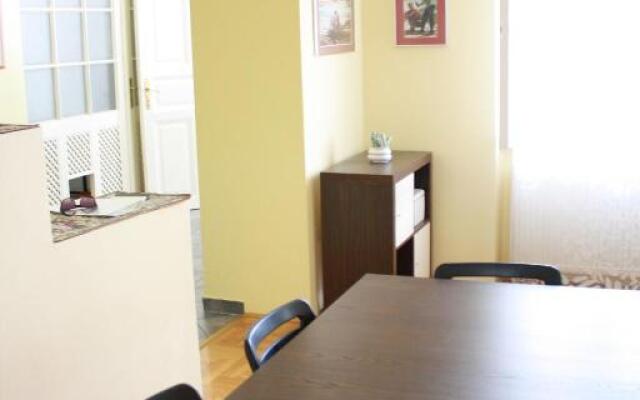 Alessia Apartment City Center