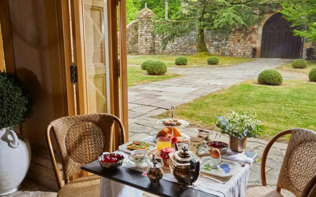 Helguera Palacio Boutique & Antique