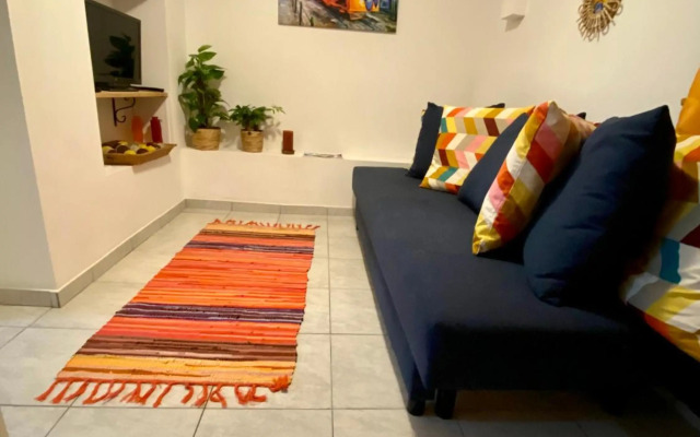 Gemütliche möblierte Souterrain Wohnung