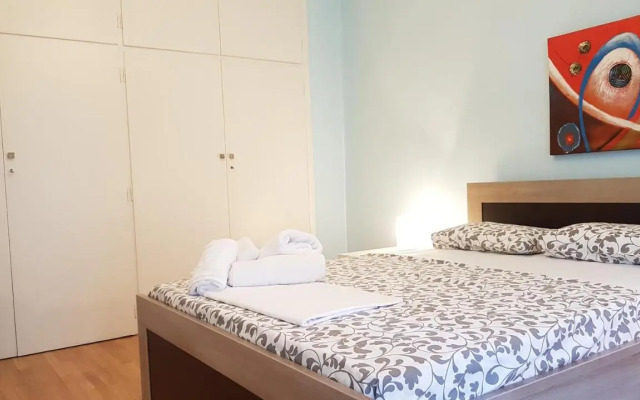 Menta errathens Apartment - Athens Center, 5 BD, 2 BATH