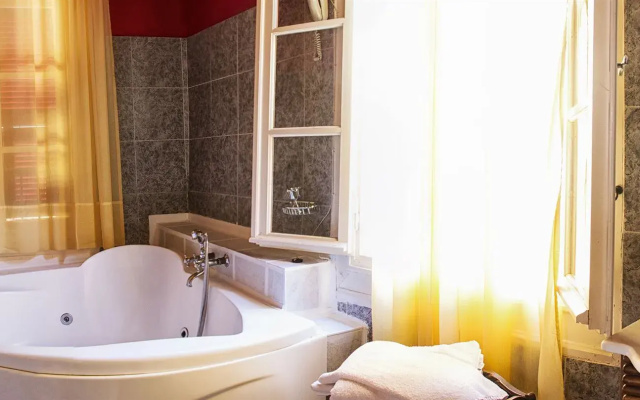 Ilion Hotel Suites
