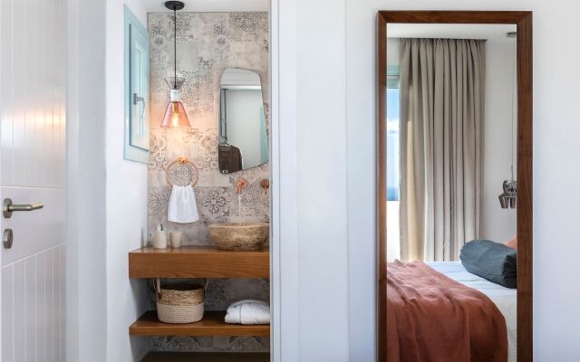 Santo Bloom Luxury Suites