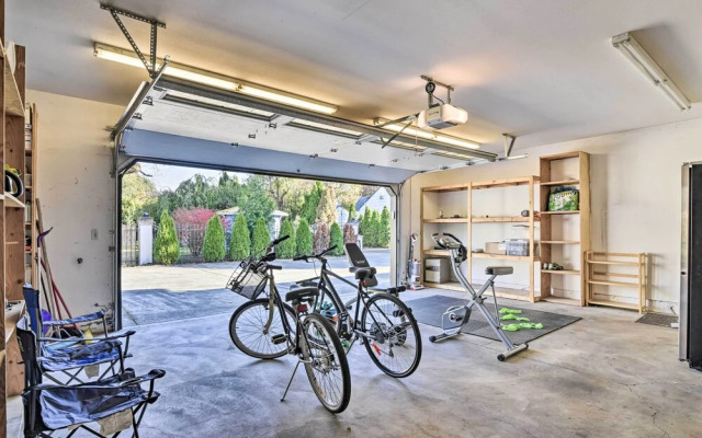 Milwaukie Vacation Rental w/ Backyard, Office