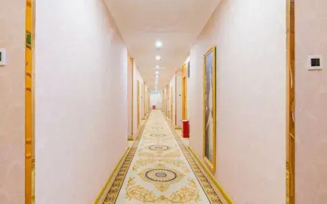 Vienna Hotel （Shenzhen Bantian Guangyayuan Station）