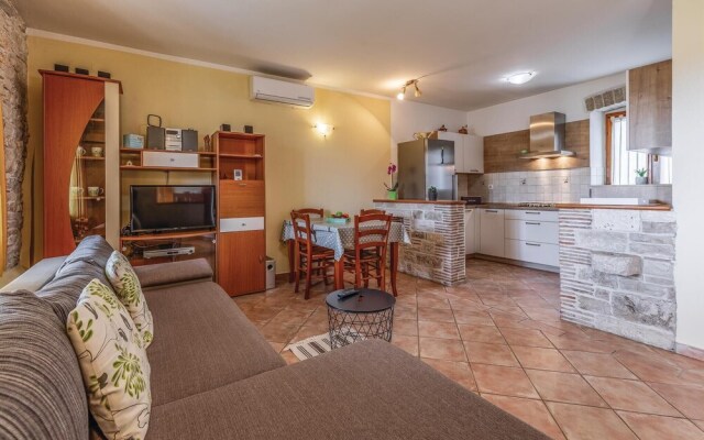 Awesome Home in Fazana With Wifi and 2 Bedrooms