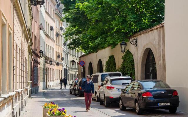 Krakowskie Przedmiescie - Night and Day