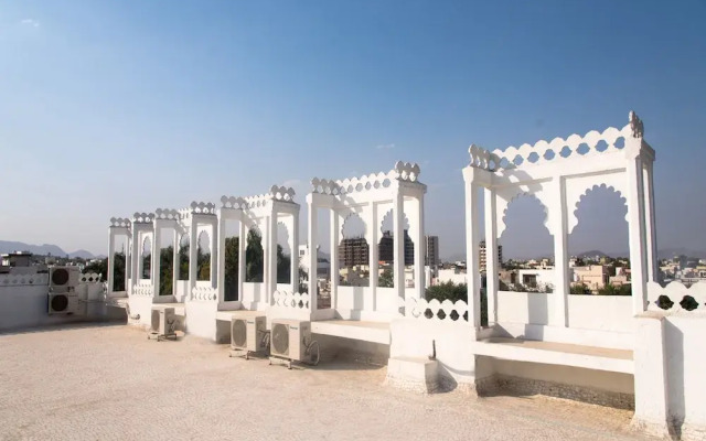 OYO 12131 Vallabh Villas