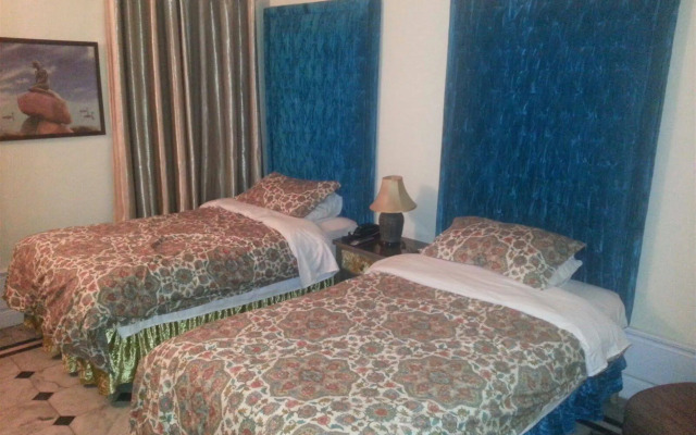 Royal Copenhagen Inn