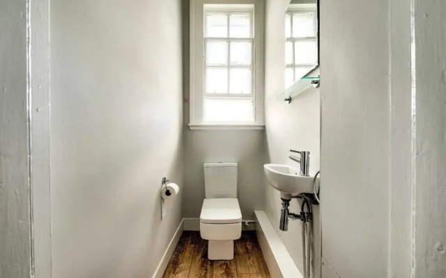 Ultimate Location! Royal Mile 1-bed