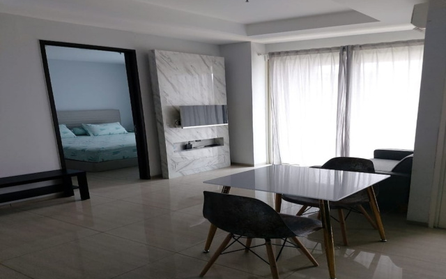 Lush Lakeside - Citra Luxury Apartments – Guest Rooms – Jakarta