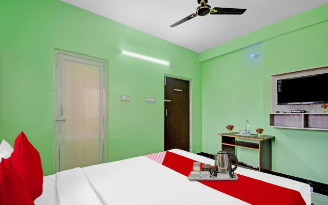 OYO Flagship 70156 Dark N Dreams