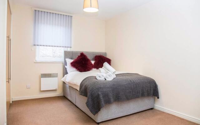 2 Bedroom Apartment With Parking