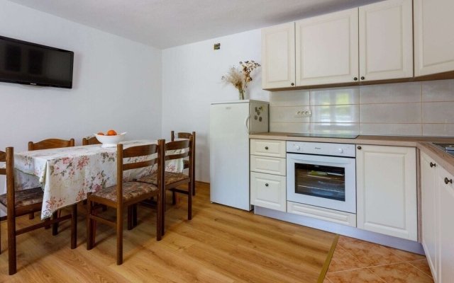 Nice Holiday Home in Drivenik With Terrace