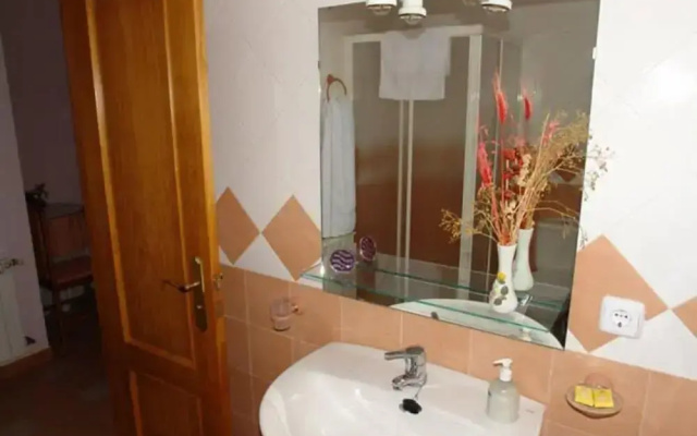 Hostal y Apartamentos Rurales la Bellosina