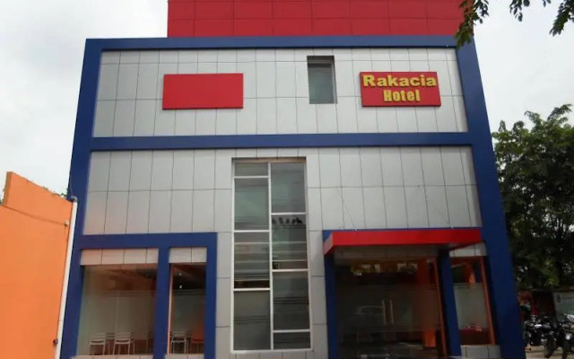 RedDoorz Plus @ Jalan Pemuda