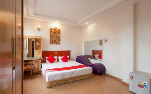 OYO 472 Lenka Hotel