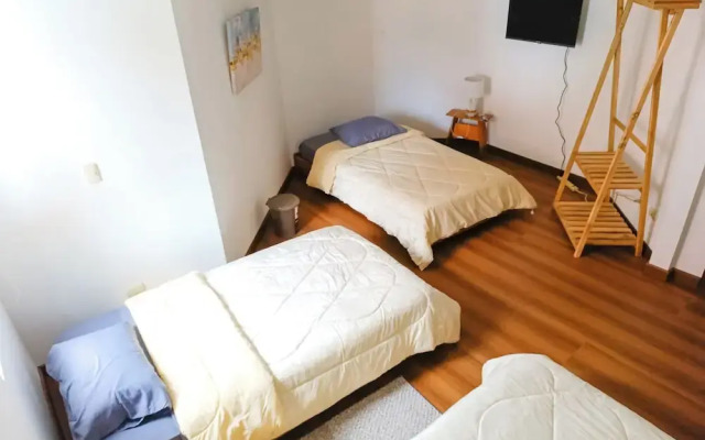 Hostal Mochiliers Bed and Breakfast