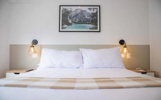 Majestic 2BR With Modern Pool in Miraflores