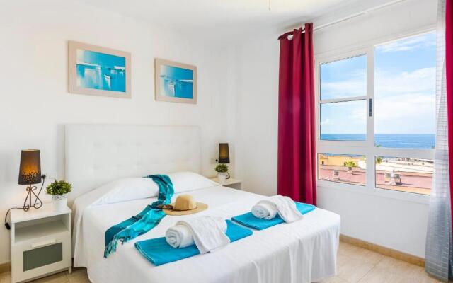 1314 FABULOUS 2 BEDROOM Accommodation ROOF TERRACE