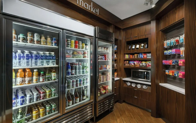 Holiday Inn Hotel Woodland Hills (Warner Ctr)