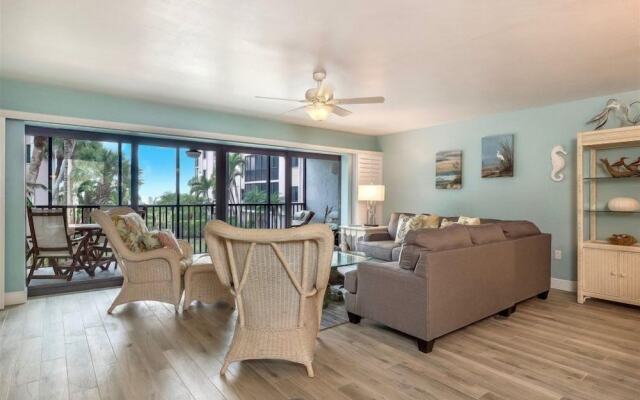 Shorewood Condos by Dream Vacation Rentals
