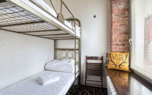 Winterfell on Mayakovskaya