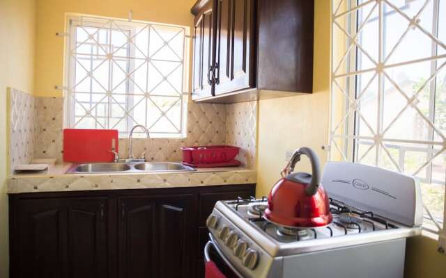 Apartment in Hellshire near Beach