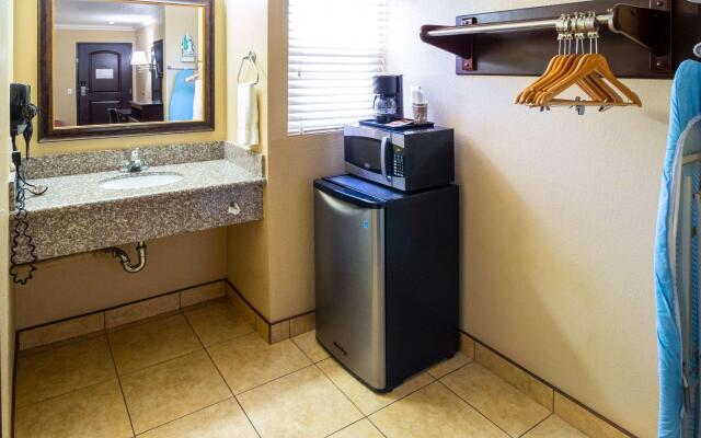 Econo Lodge Inn & Suites Fallbrook Downtown